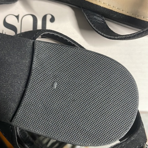 Pointed Toe Flats - Picture 2 of 3